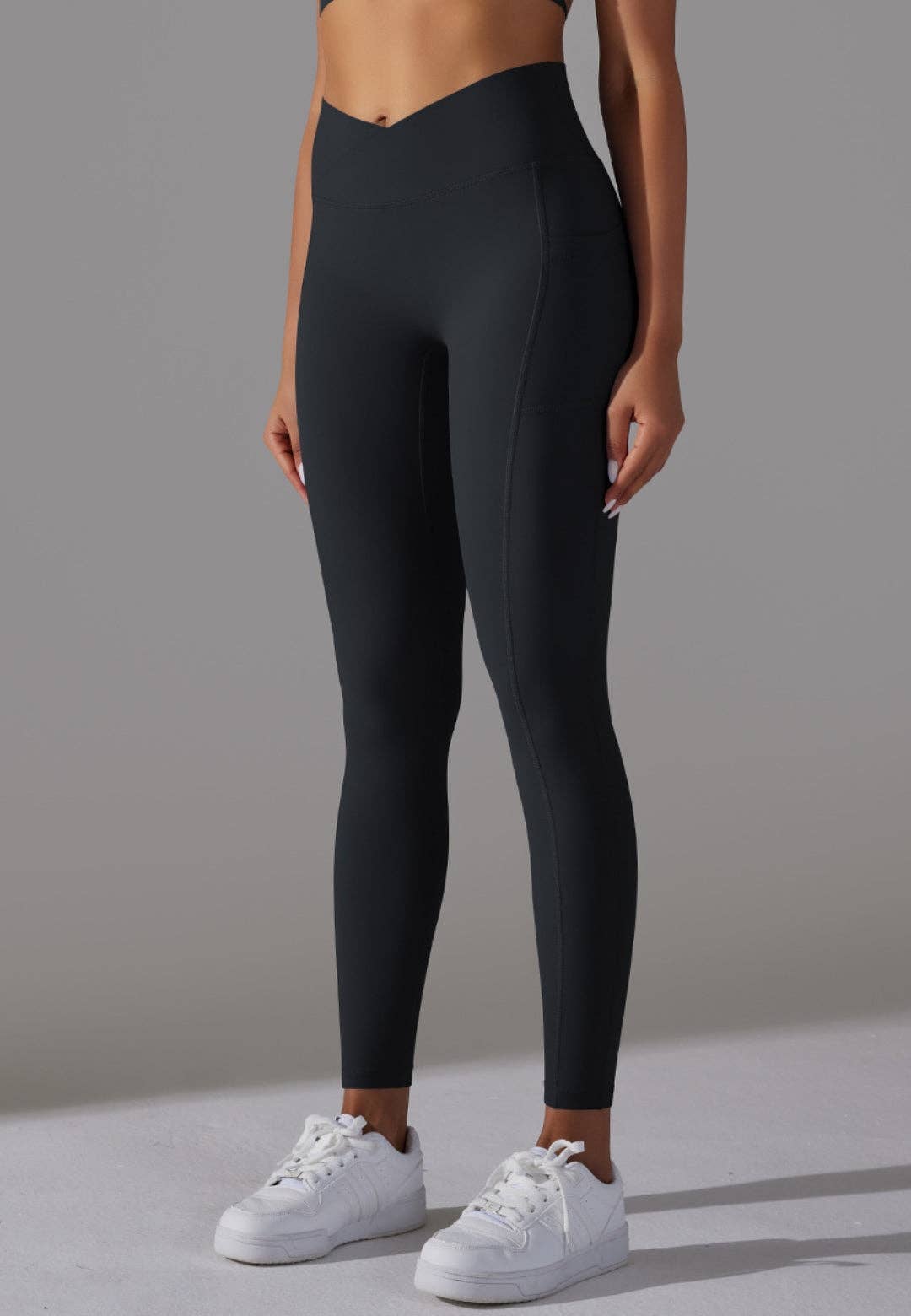 Overlap V-Waist Pocket Leggings - Black